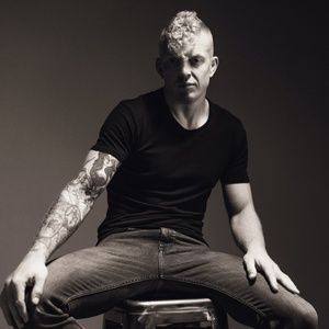 Christopher J Apparel The Manhattan Men's Tee NWT